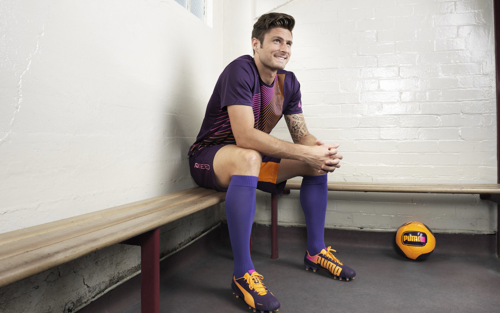 冠军球队巡游庆祝,球迷街头欢腾画面感人,球队夺冠怎么发朋友圈